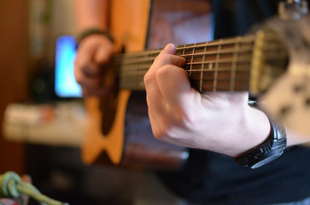 igranje kitare